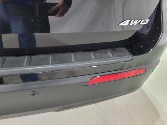 Used 2022 Ford Explorer XLT image 9