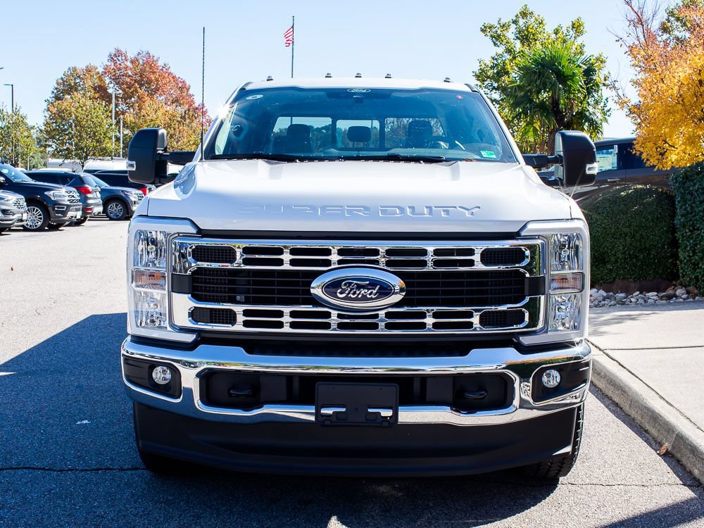 New 2026 Ford F350 XL w/ XL Chrome Package AWD/4WD image 2