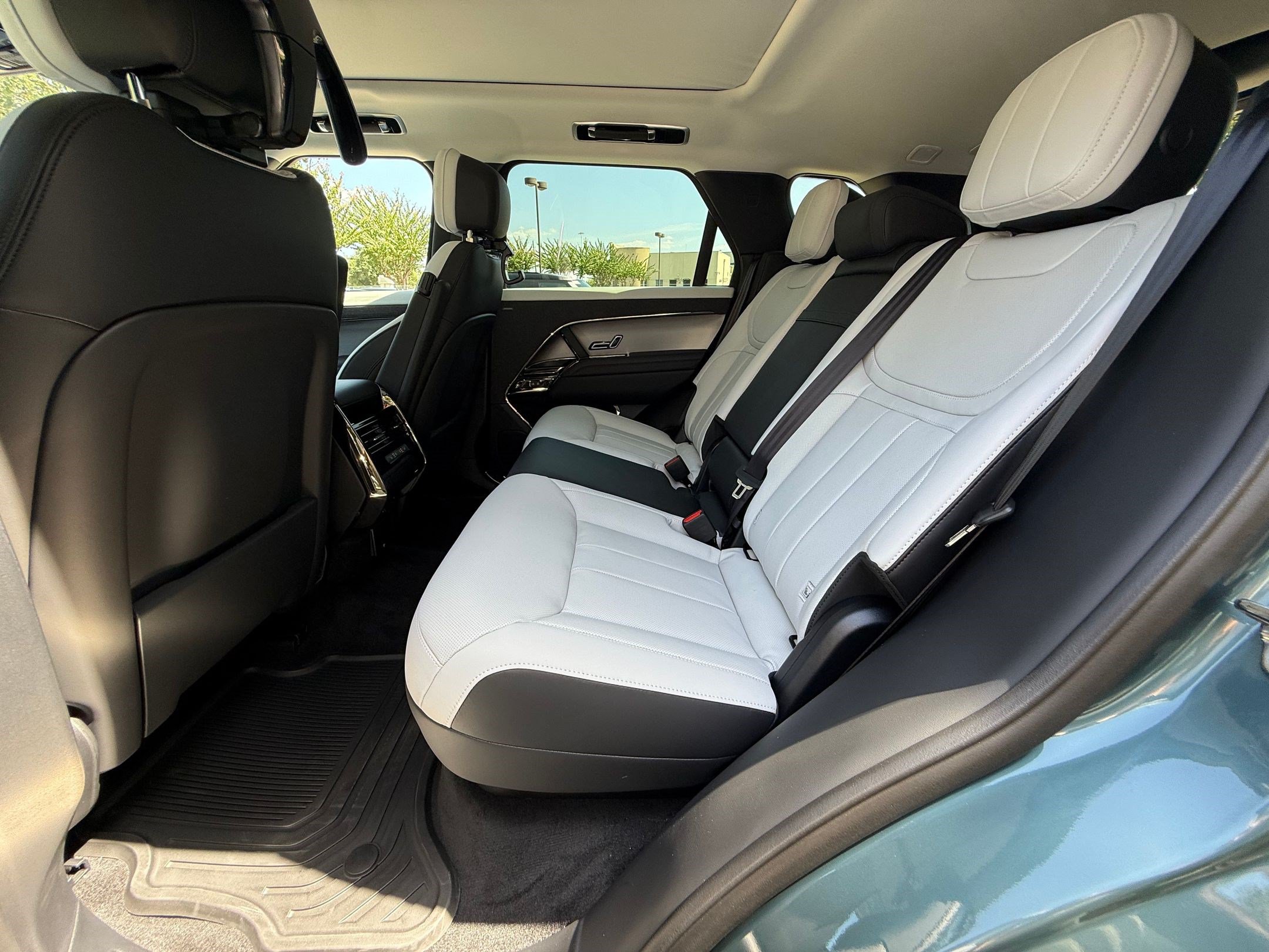 New 2026 Land Rover Range Rover Sport Dynamic SE AWD/4WD image 25
