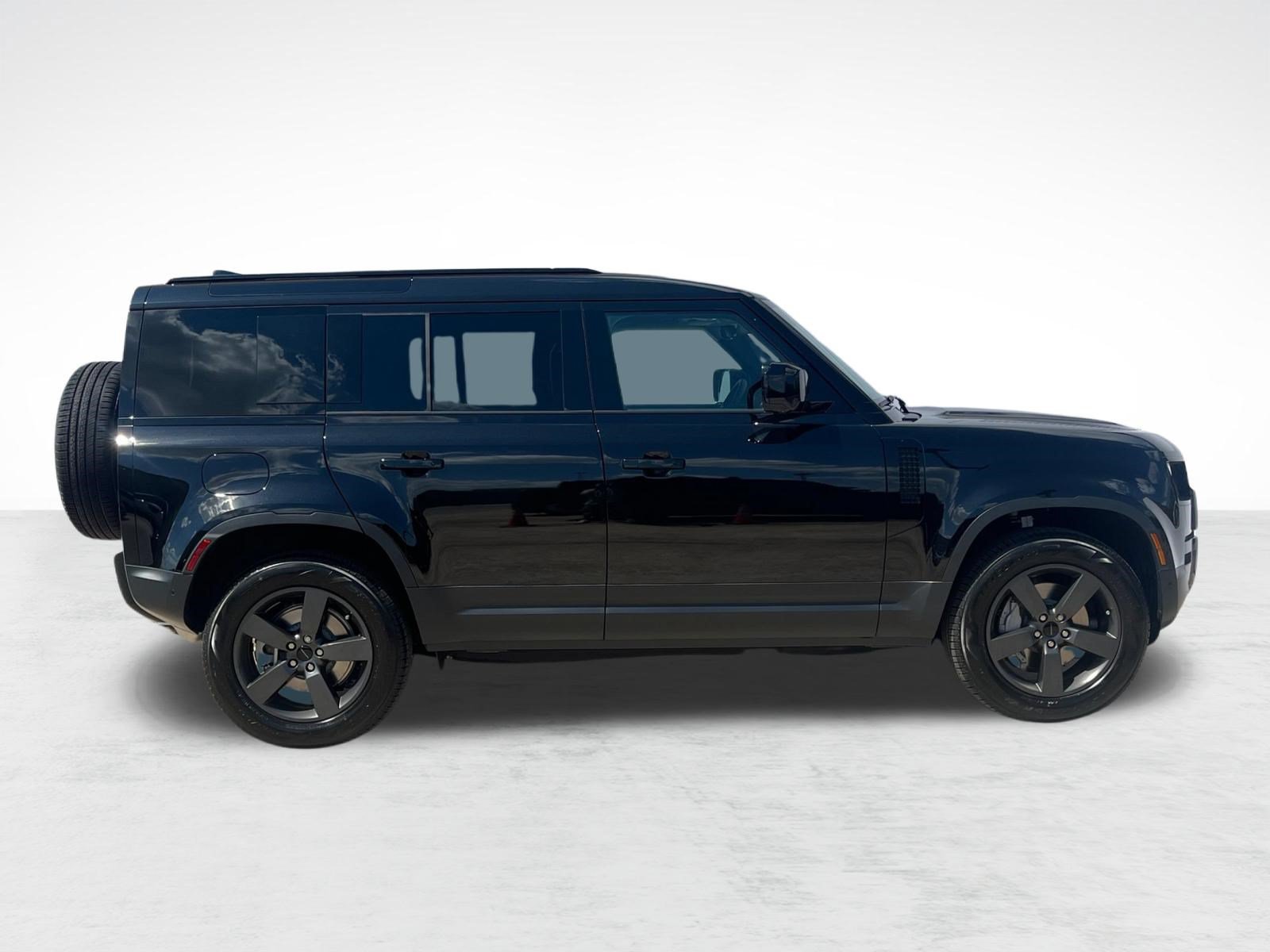 Used 2026 Land Rover Defender 110 S AWD/4WD image 7