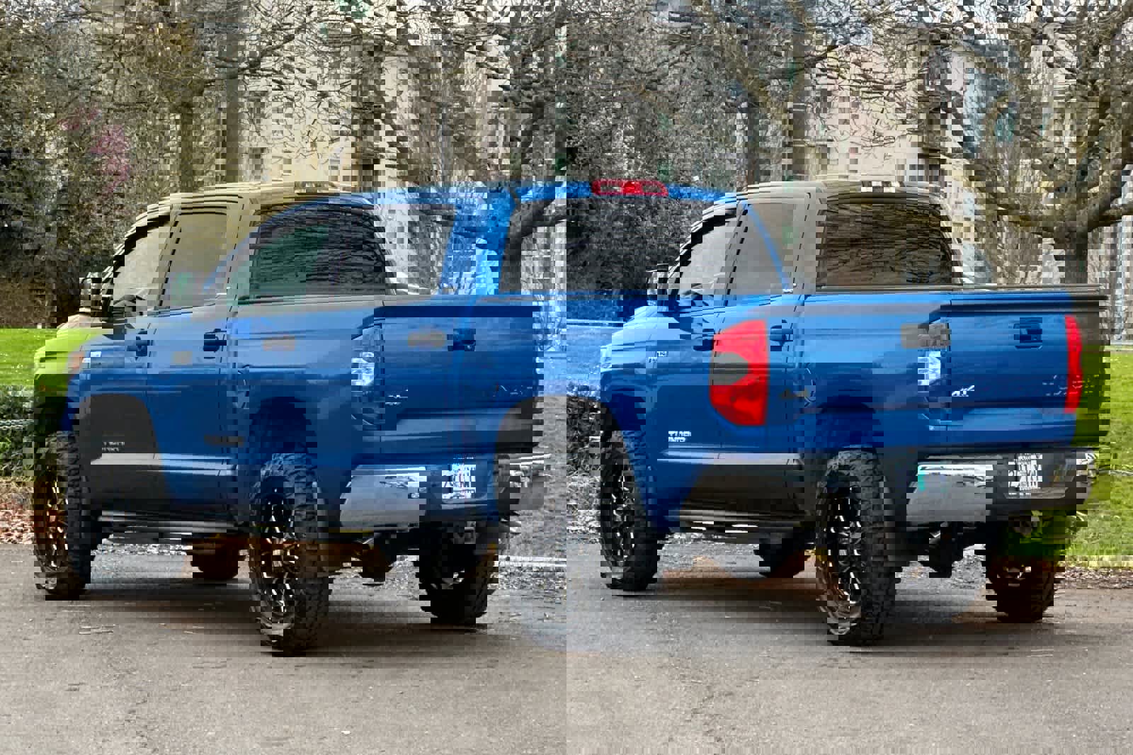 Used 2018 Toyota Tundra SR5 w/ SR5 Upgrade Package image 6