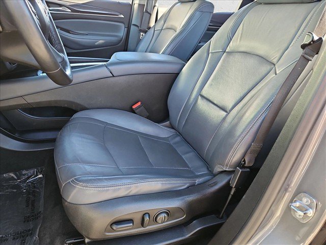 Used 2018 Buick Enclave Premium w/ Experience Buick Package FWD image 16