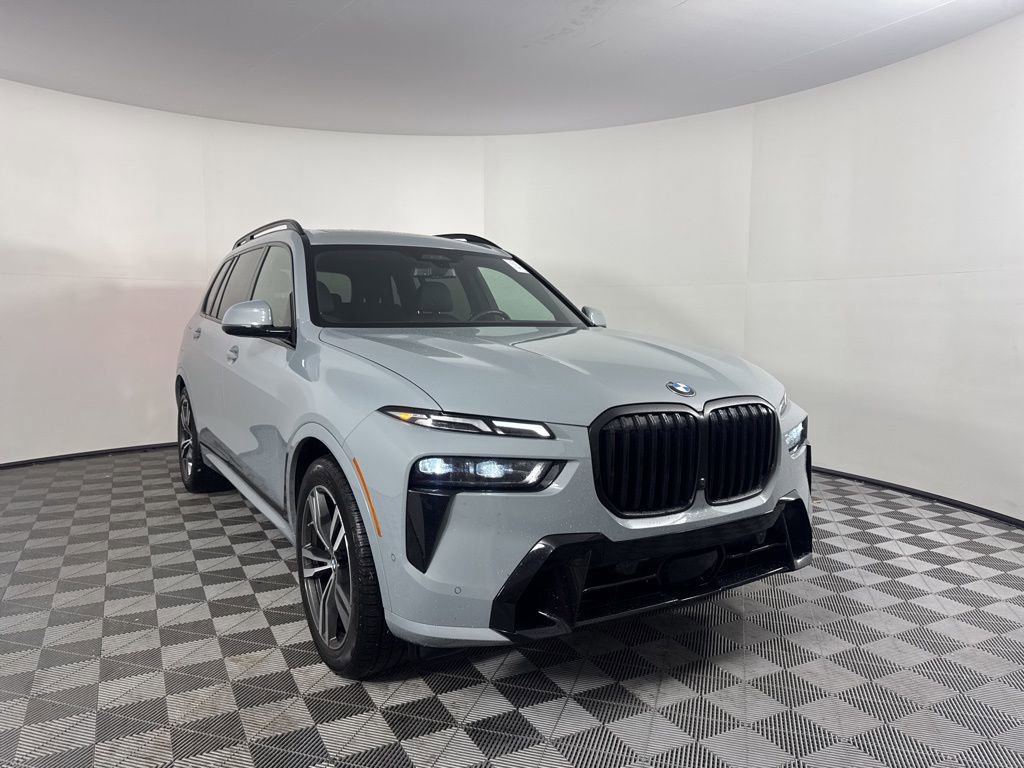 Certified 2024 BMW X7 xDrive40i w/ M Sport Package image 3