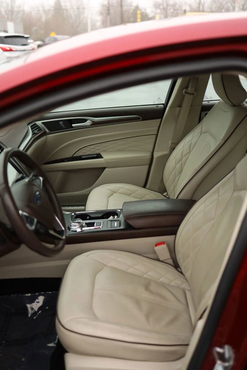 Used 2017 Ford Fusion Platinum image 15