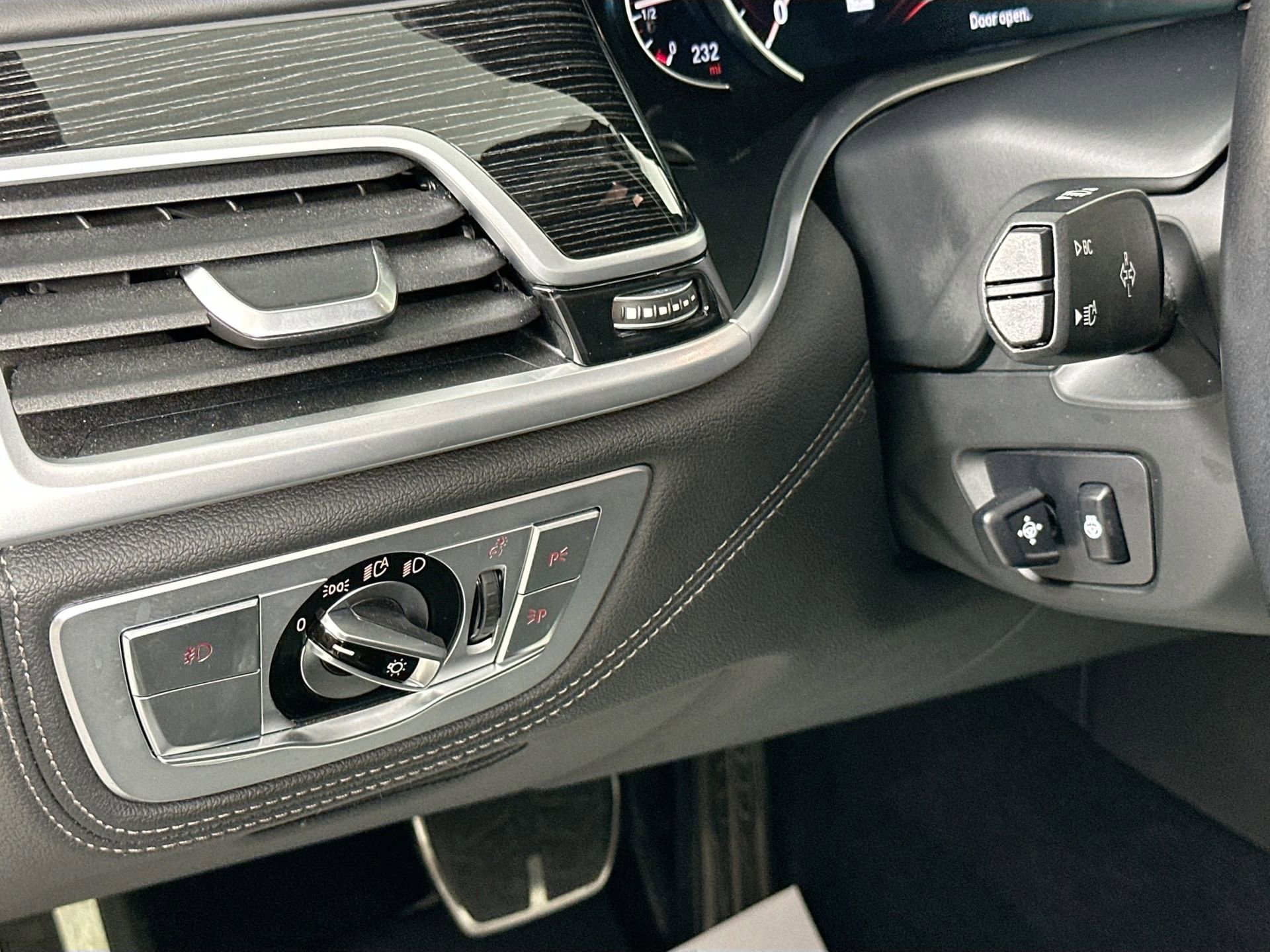 Used 2019 BMW 750i xDrive w/ Executive Package image 11