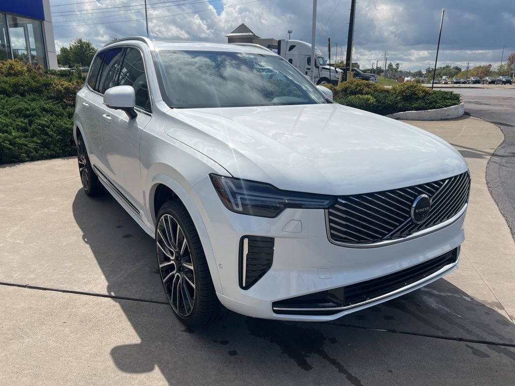 New 2026 Volvo XC90 B6 Plus w/ Protection Package Premier image 8