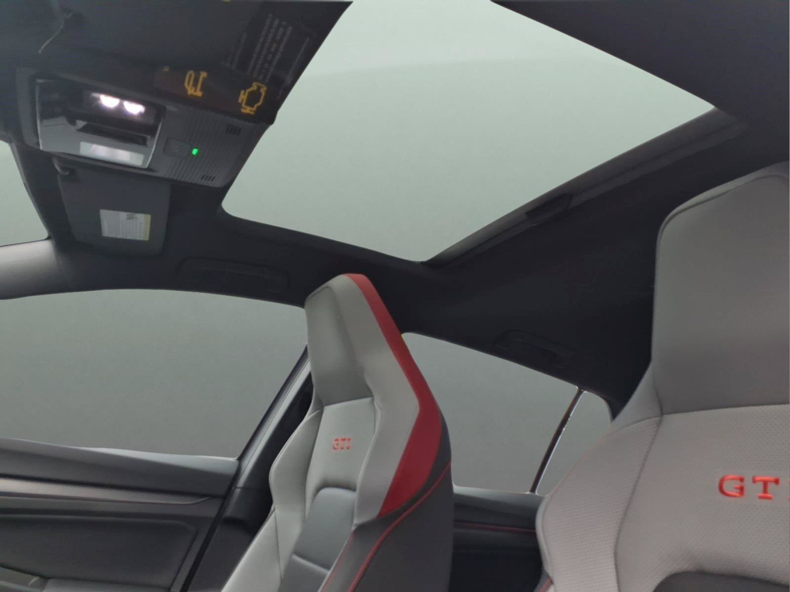 New 2026 Volkswagen GTI SE FWD image 18