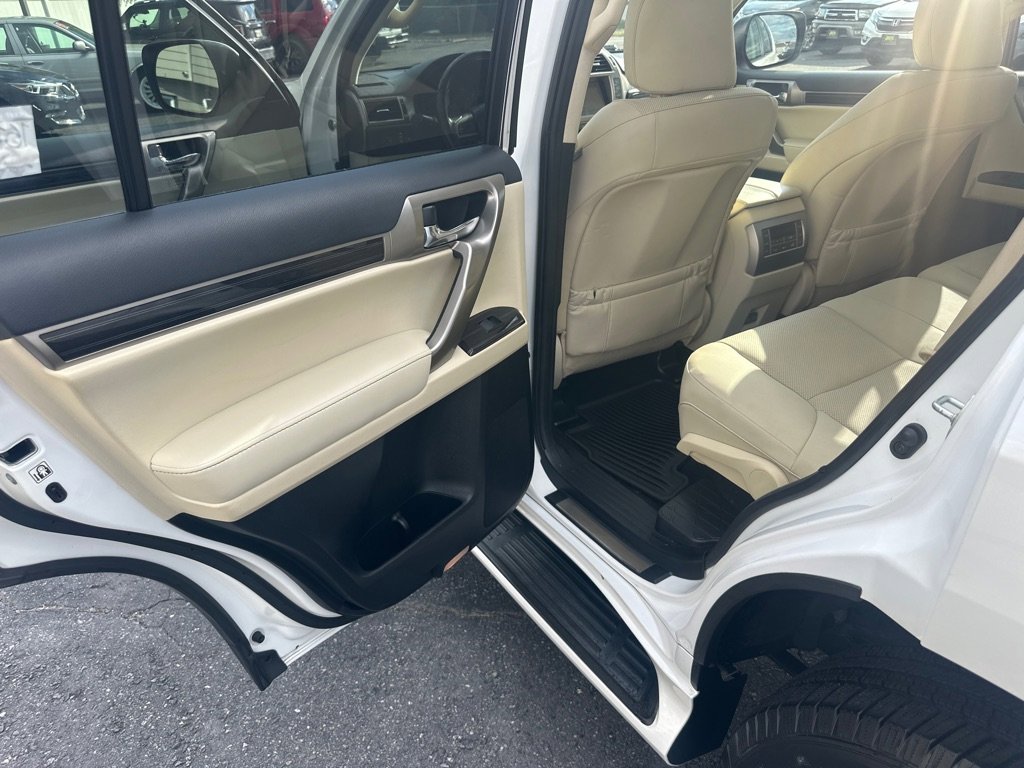 Used 2020 Lexus GX 460 Premium image 18