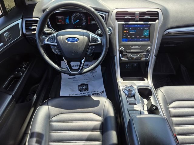 Used 2020 Ford Fusion SEL FWD image 13