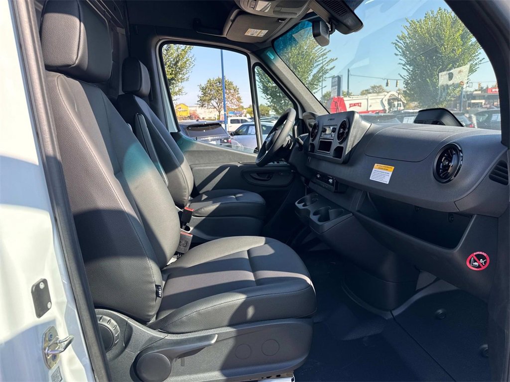 New 2025 Mercedes-Benz Sprinter 2500 image 11