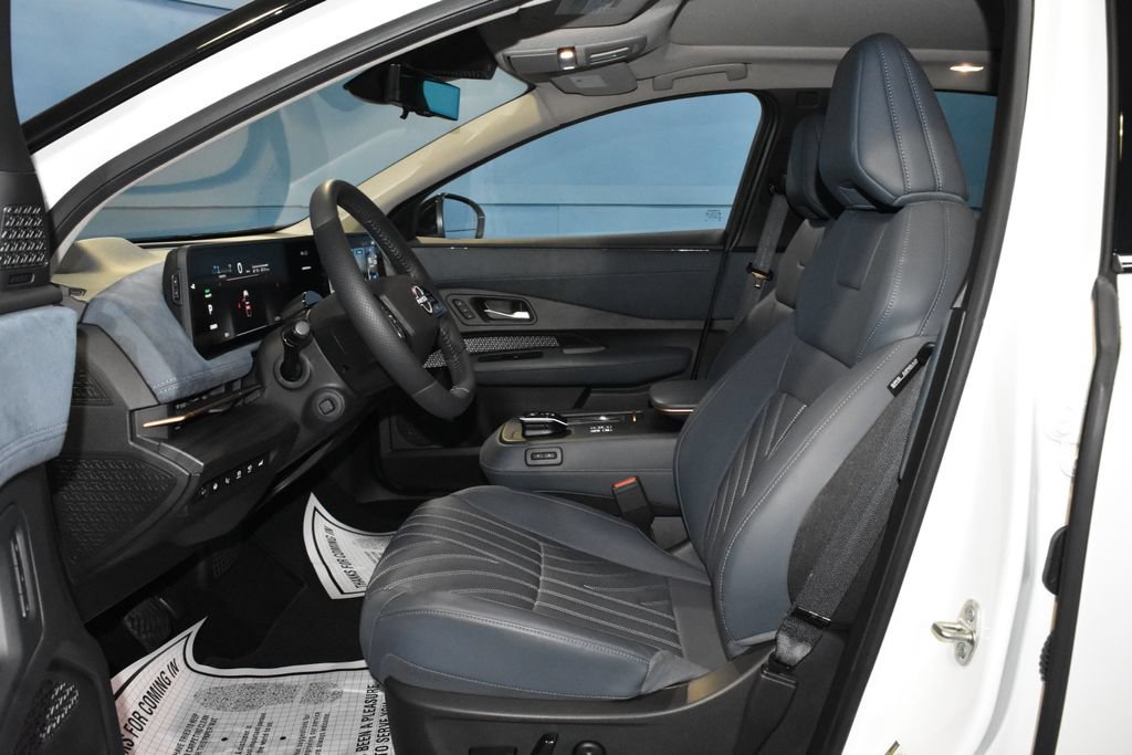 Used 2025 Nissan Ariya Platinum AWD/4WD image 7