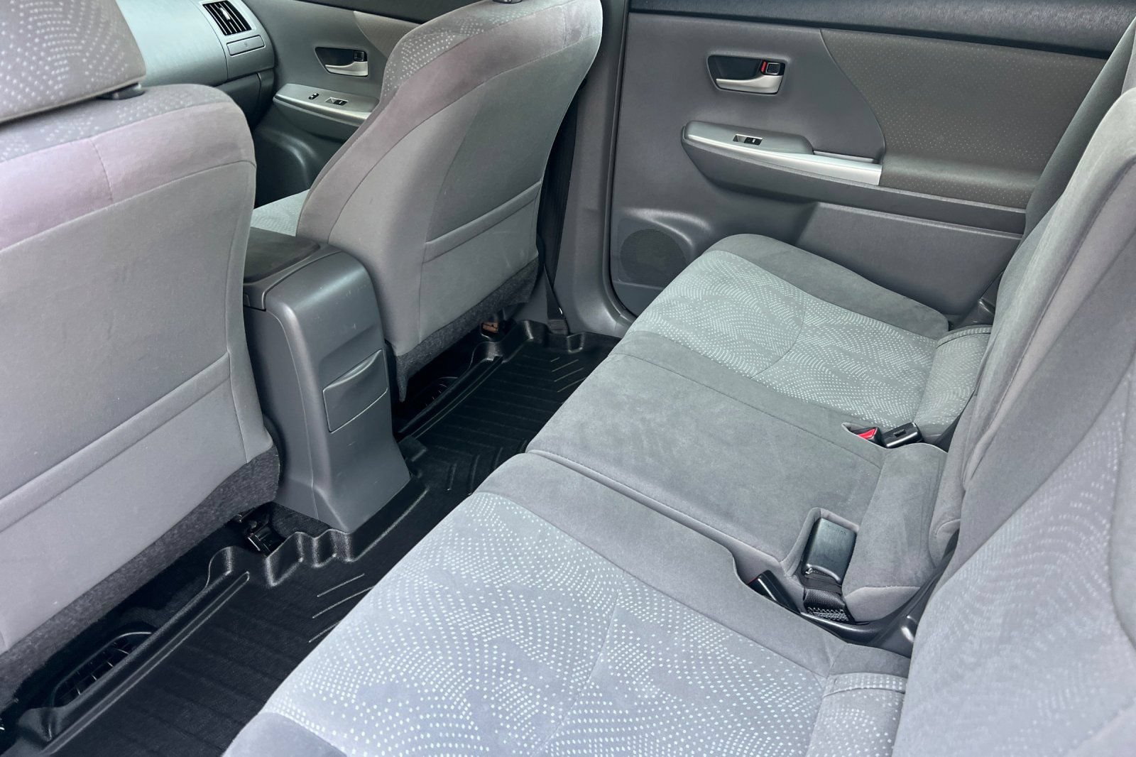 Used 2013 Toyota Prius V Three FWD image 9