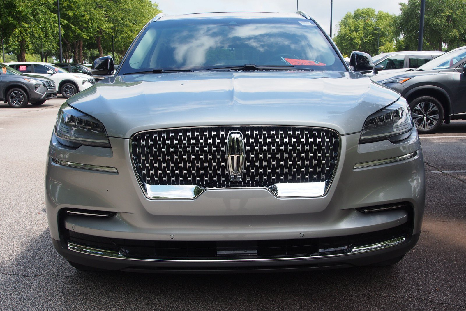 Used 2024 Lincoln Aviator Reserve w/ Equipment Group 201A RWD image 2