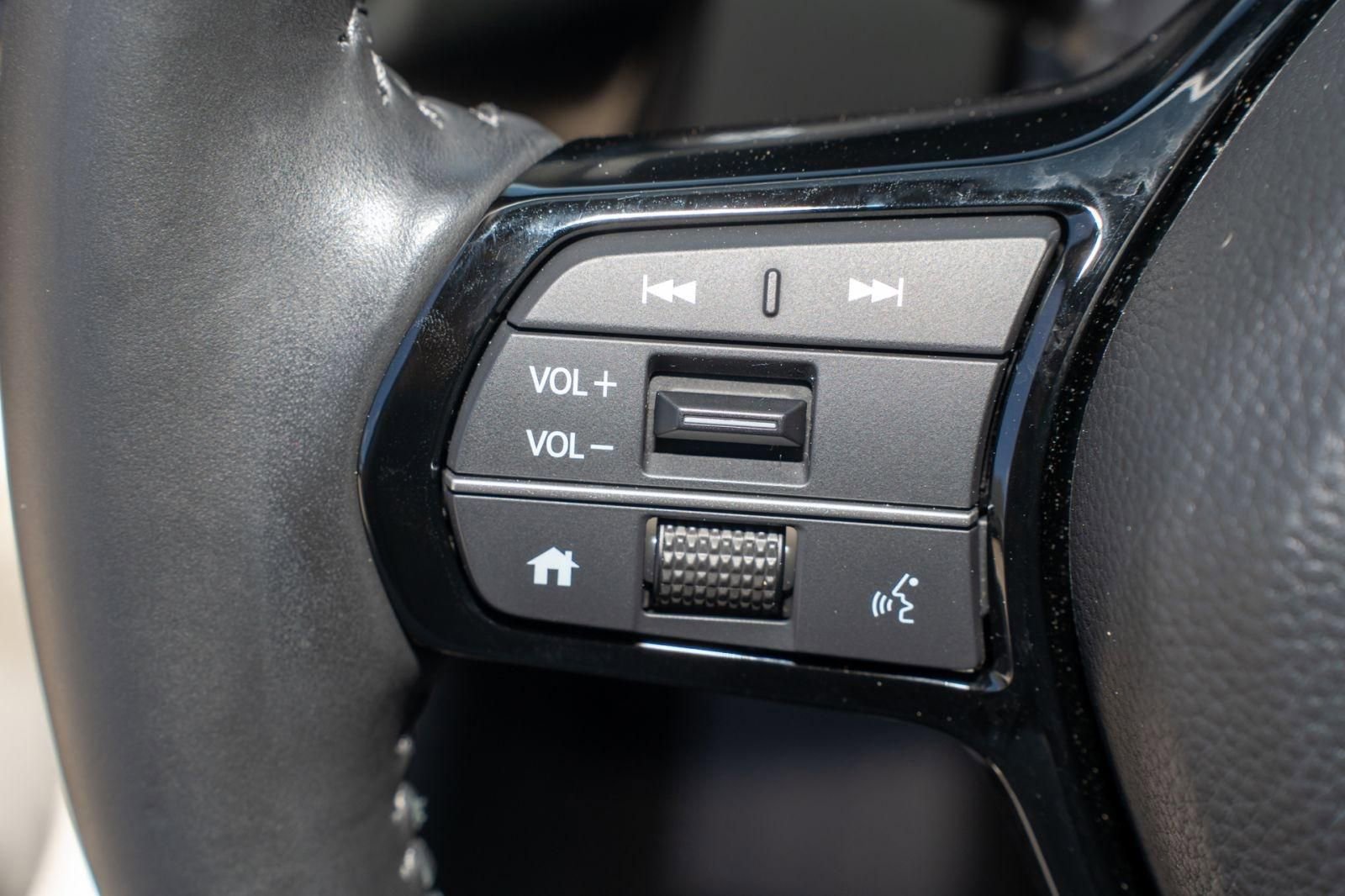 Certified 2024 Honda HR-V EX-L image 32