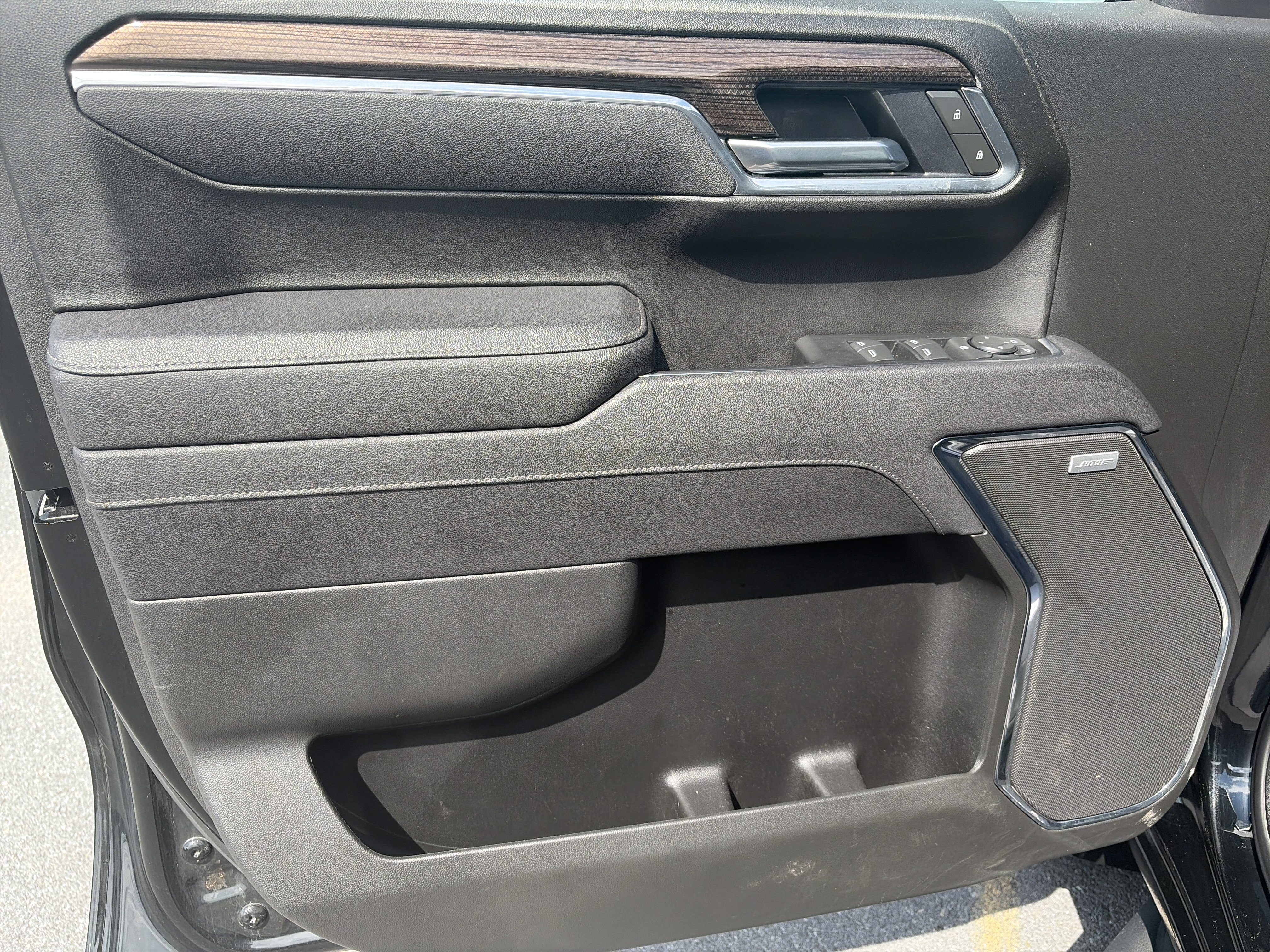 Used 2025 Chevrolet Silverado 1500 LT Trail Boss w/ Convenience Package II AWD/4WD image 18