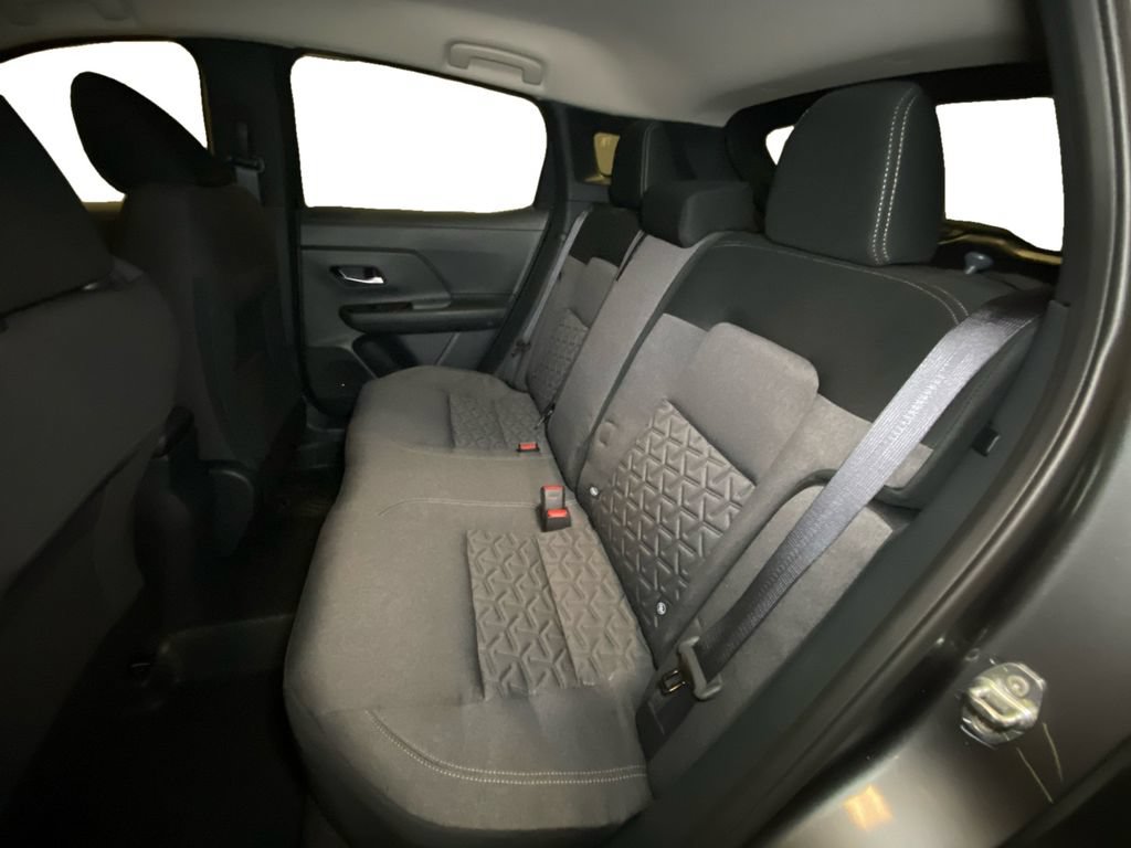Used 2025 Nissan Kicks SV AWD/4WD image 14