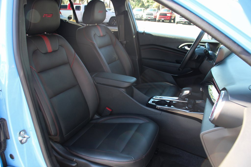 Used 2024 Chevrolet Trax RS w/ Sunroof Package image 36