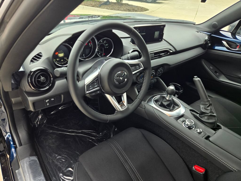 New 2026 MAZDA MX-5 Miata Club w/ Weather Package RWD image 12