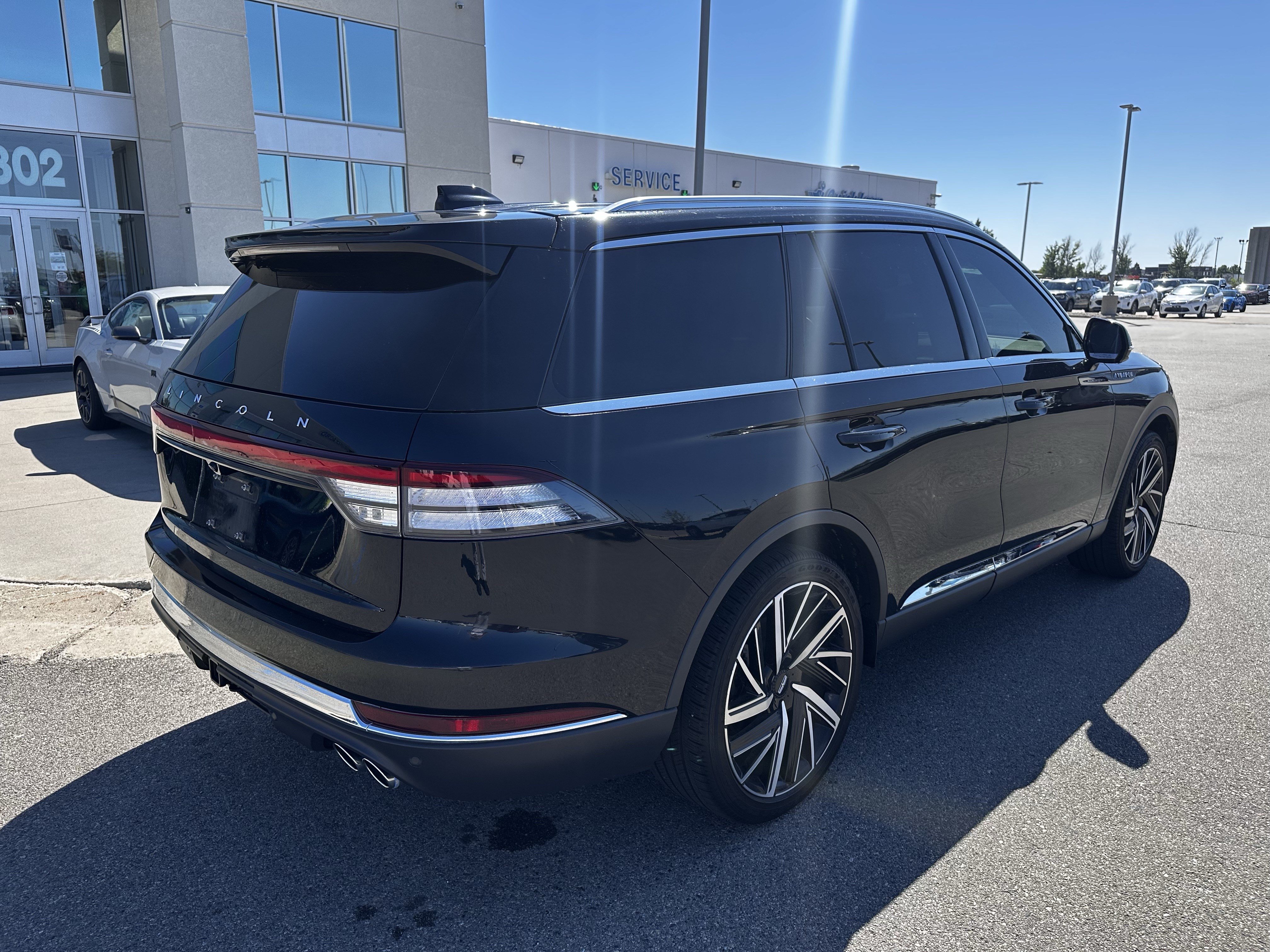 Used 2025 Lincoln Aviator Reserve w/ Equipment Group 201A AWD/4WD image 5