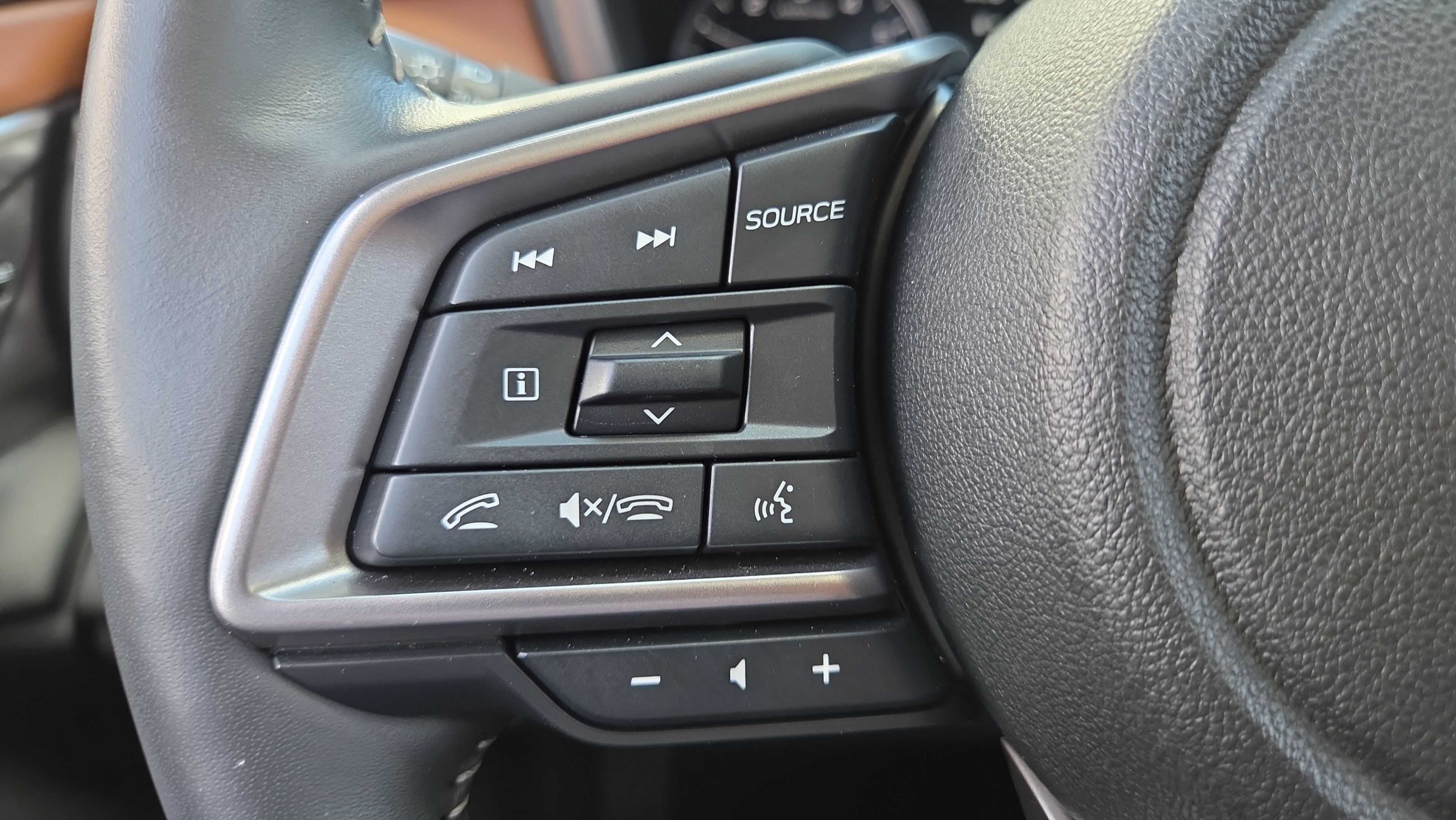 Used 2025 Subaru Outback Touring AWD/4WD image 27