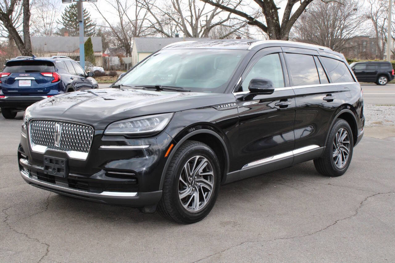 Used 2022 Lincoln Aviator AWD image 3
