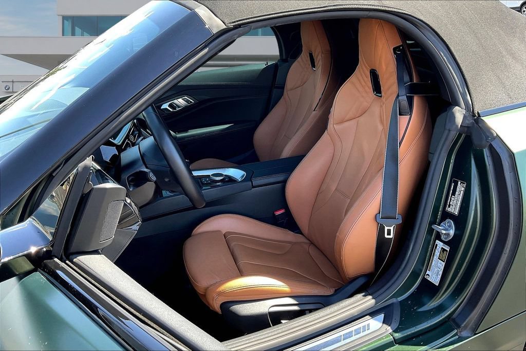 Used 2025 BMW Z4 M40i w/ Edition RWD image 20