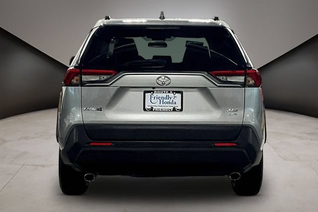 Used 2022 Toyota RAV4 XLE AWD/4WD image 5