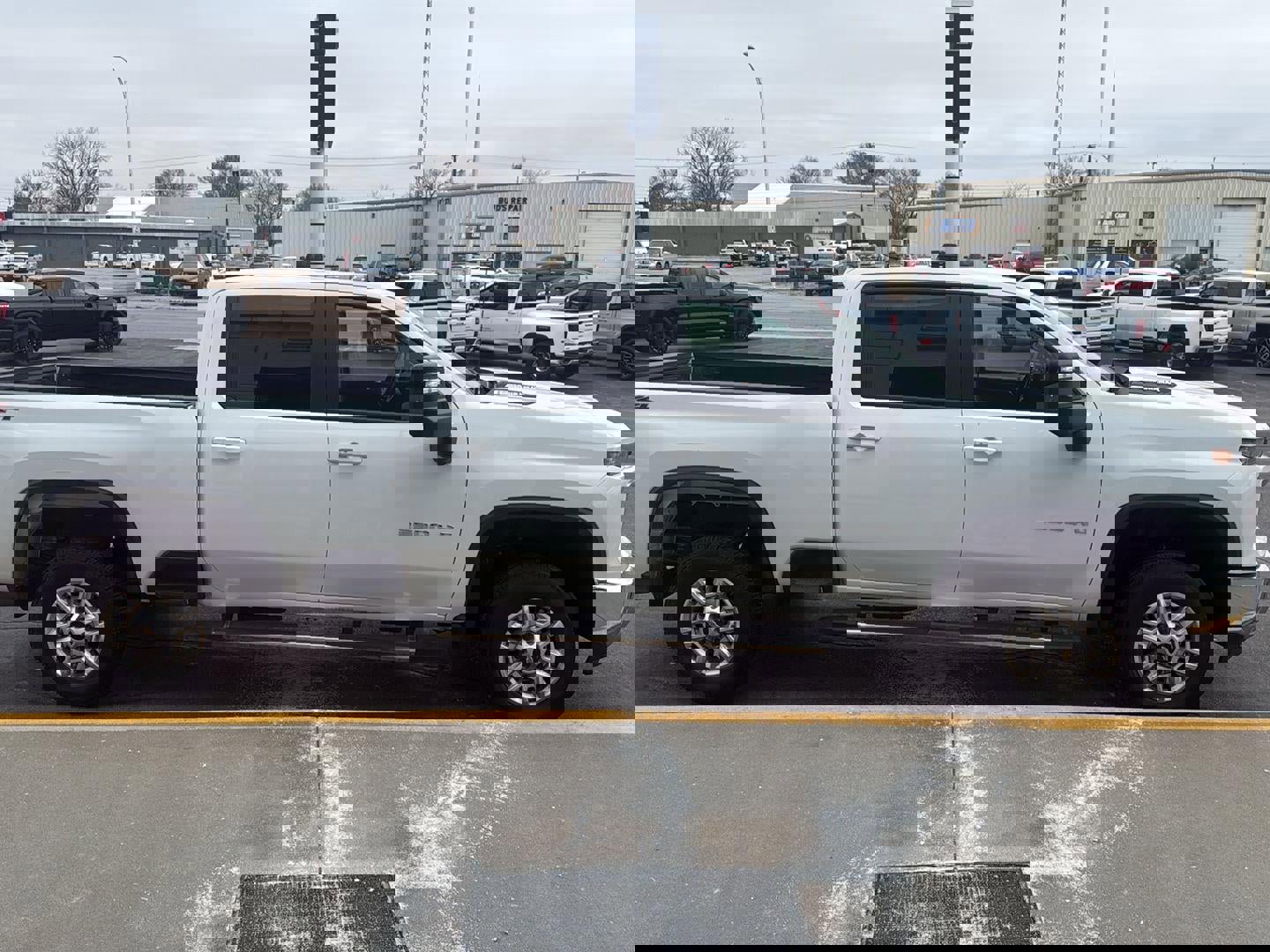 Used 2025 Chevrolet Silverado 2500 LT w/ Convenience Package image 7