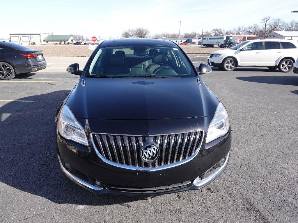 Used 2017 Buick Regal Sport Touring image 5