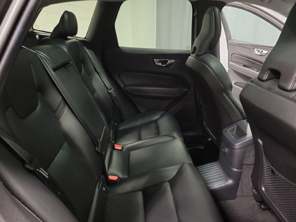 Used 2023 Volvo XC60 T8 Core AWD/4WD image 29