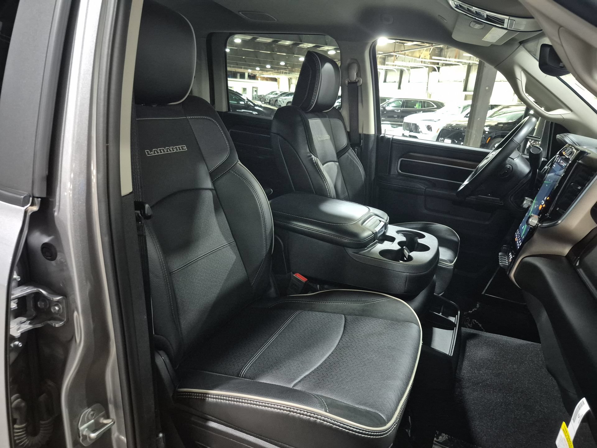 Used 2024 RAM 2500 Laramie w/ Safety Group AWD/4WD image 28