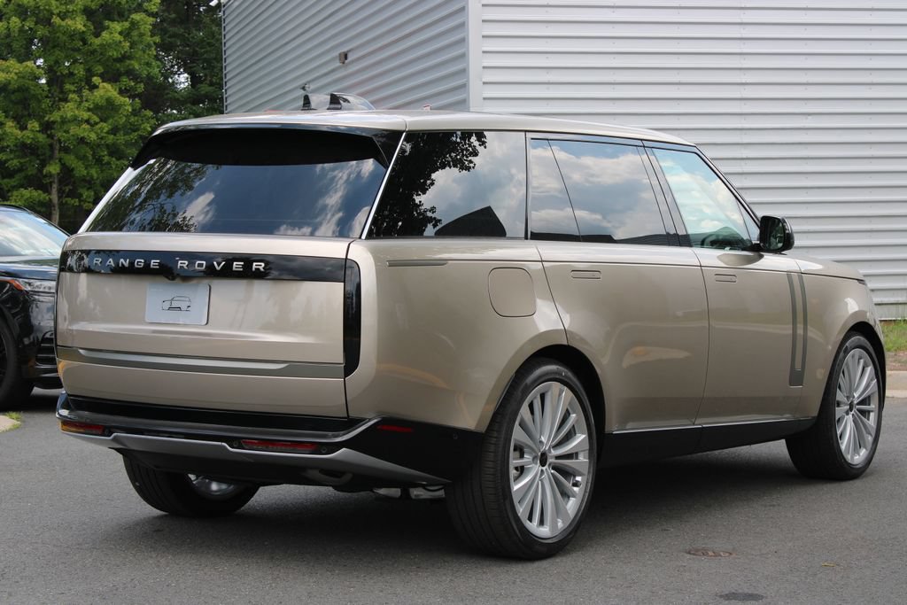 New 2026 Land Rover Range Rover Long Wheelbase SE AWD/4WD image 4