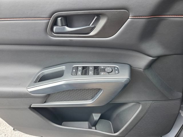 Used 2024 Nissan Pathfinder Rock Creek AWD/4WD image 31