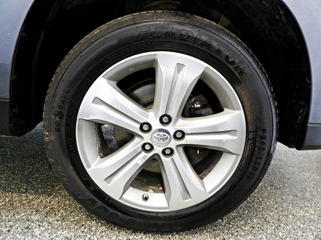 Used 2012 Toyota Highlander Limited w/ Tow Pkg AWD/4WD image 25