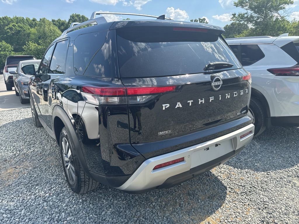 Used 2023 Nissan Pathfinder SL AWD/4WD image 4