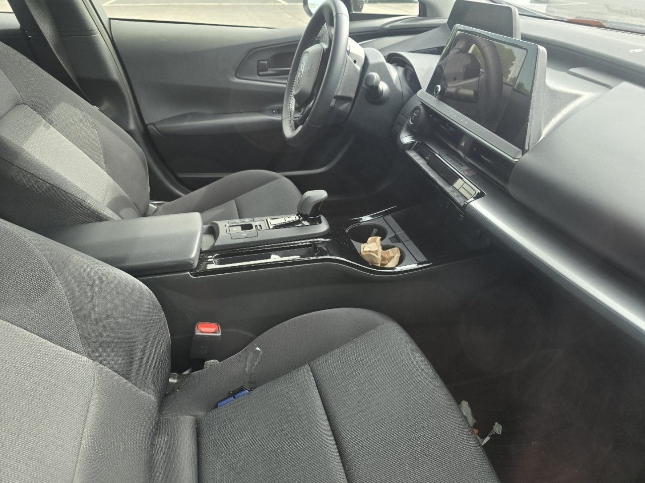 Used 2025 Toyota Prius LE FWD image 13