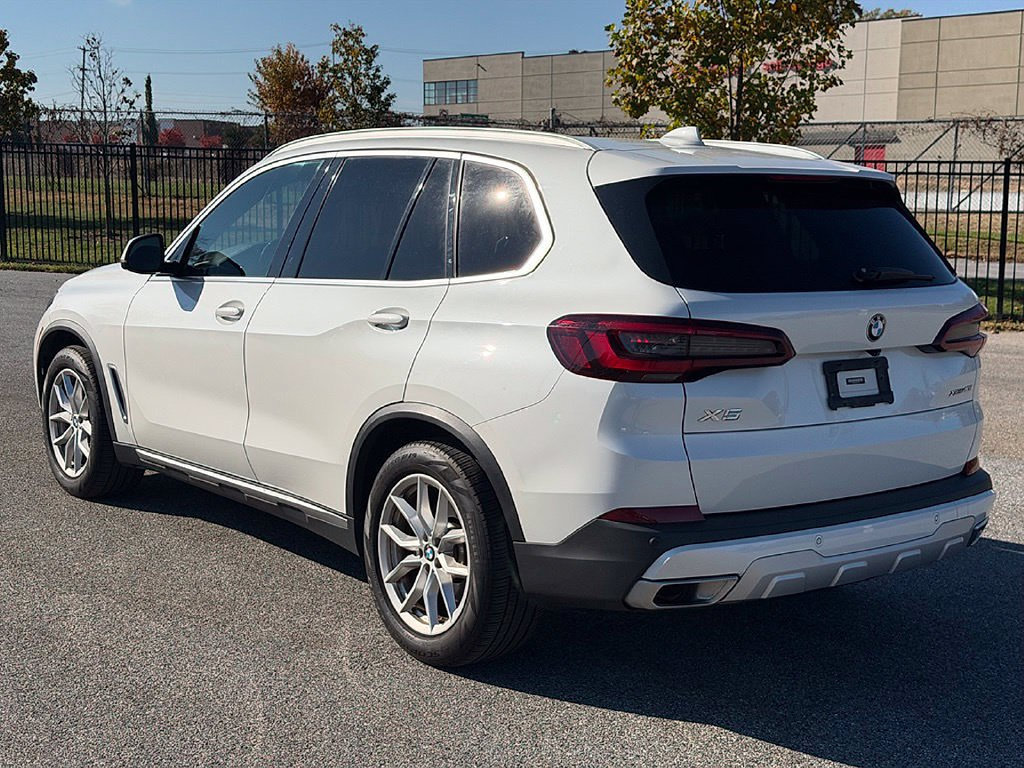 Used 2021 BMW X5 xDrive40i w/ Premium Package AWD/4WD image 5