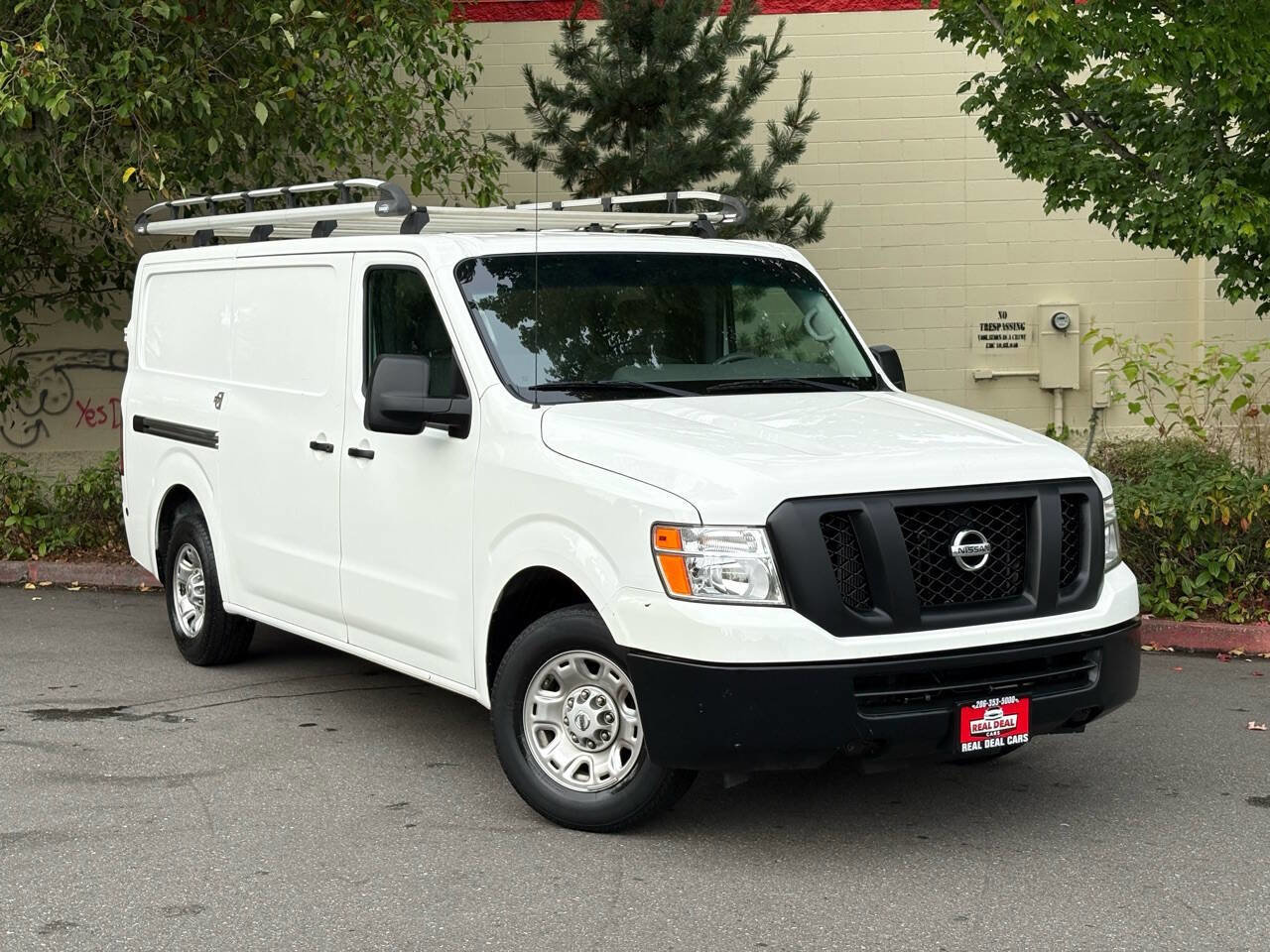 Used 2021 Nissan NV 2500 SV image 2
