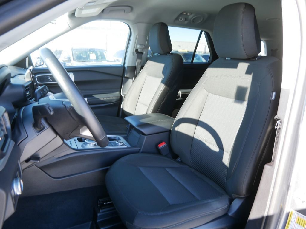 Certified 2022 Ford Explorer XLT w/ Class IV Trailer Tow Package image 9