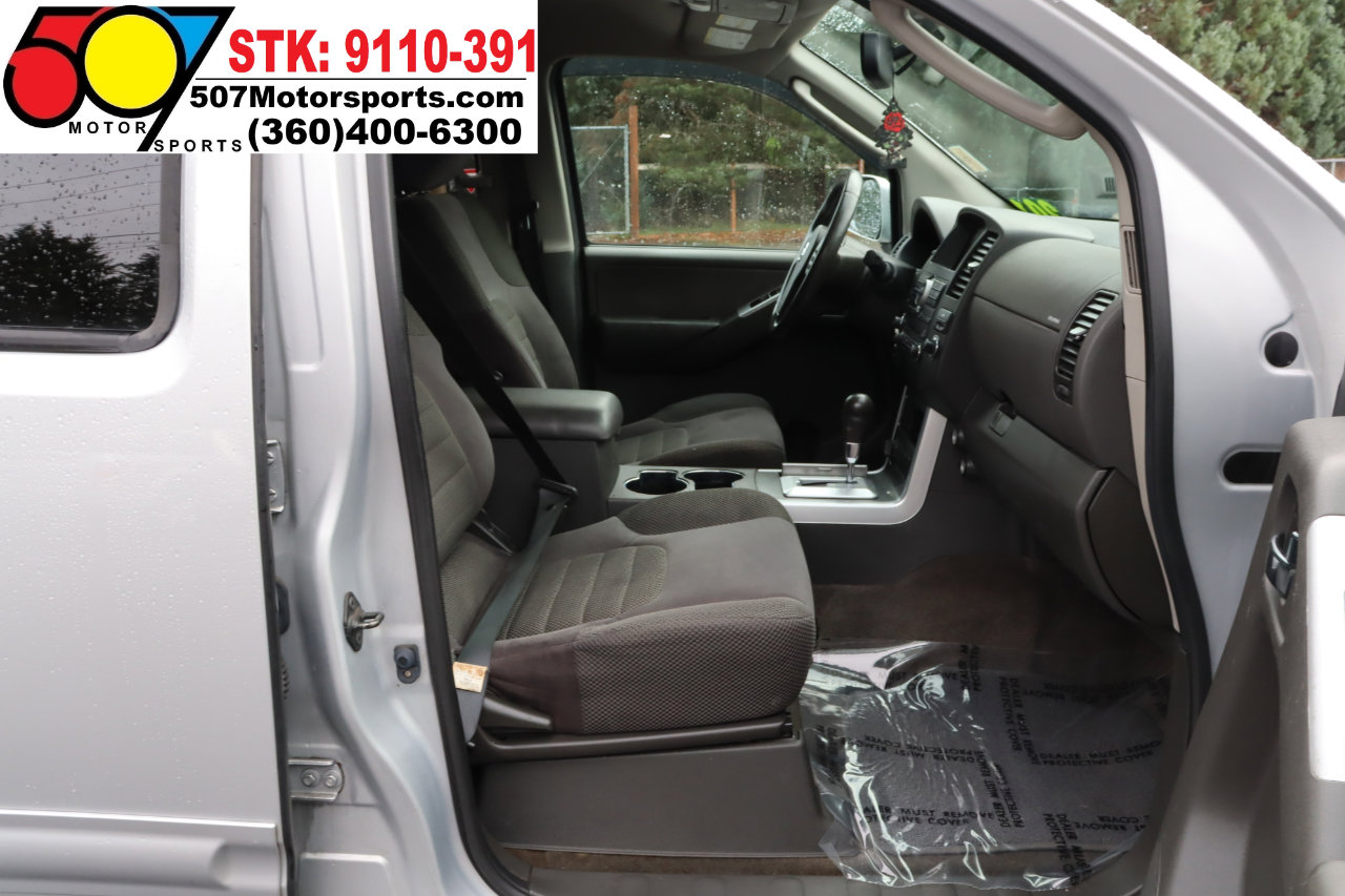 Used 2011 Nissan Pathfinder SV image 20