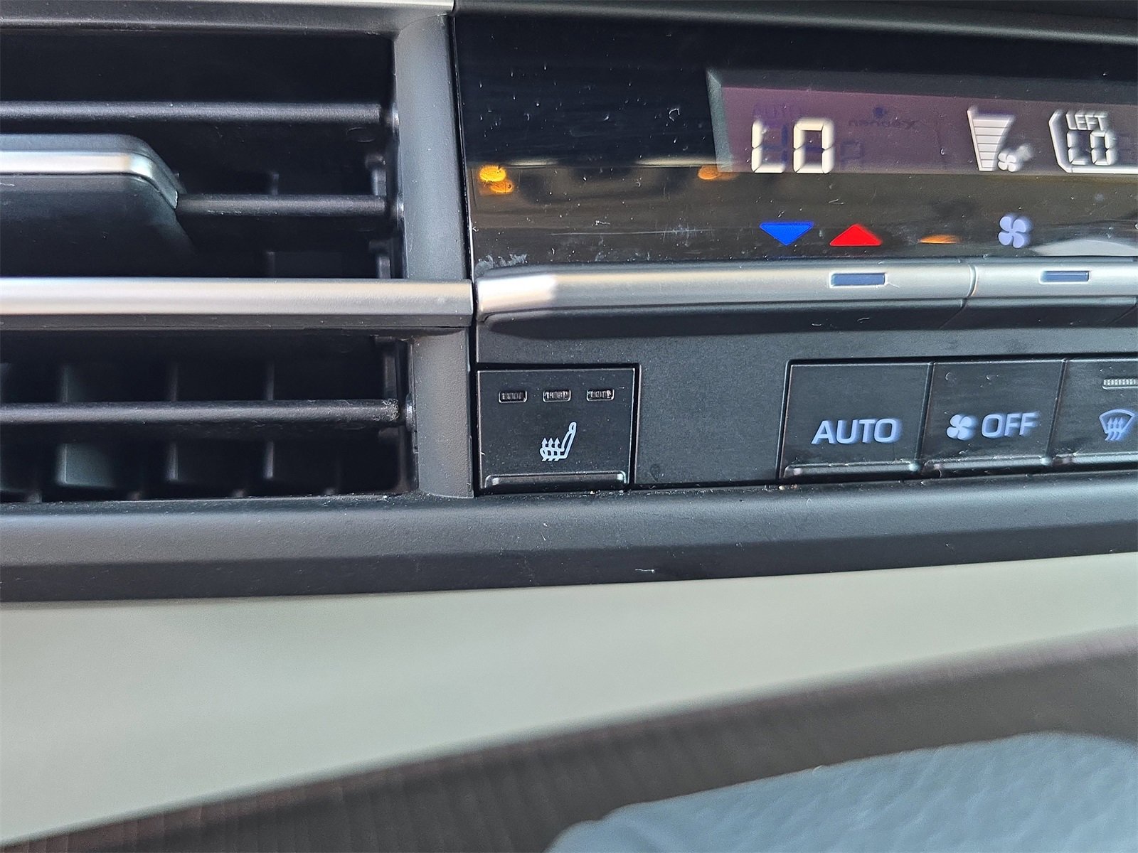 Used 2024 Toyota Sienna XLE image 20