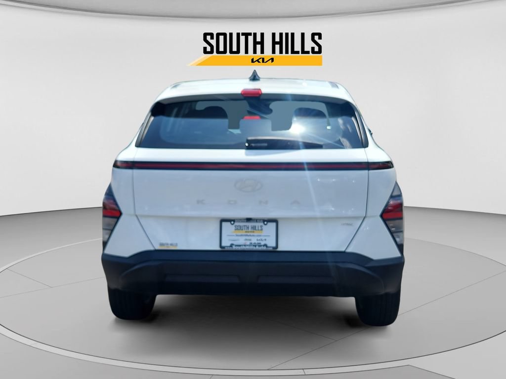 Used 2025 Hyundai Kona SE AWD/4WD image 4