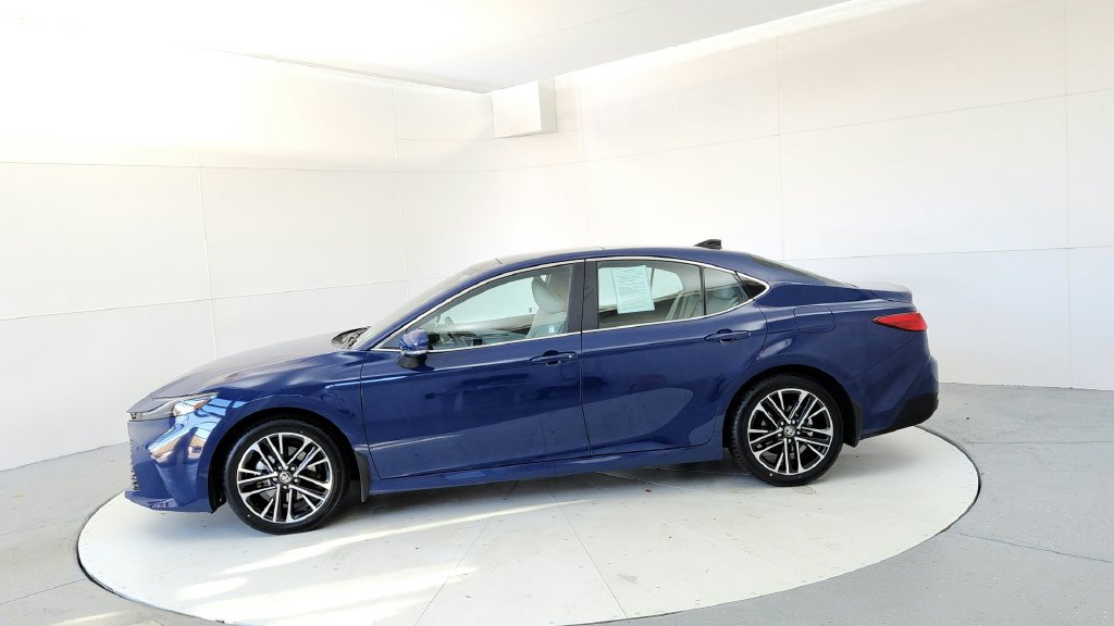 Used 2025 Toyota Camry XLE w/ Premium Plus Package AWD/4WD image 3
