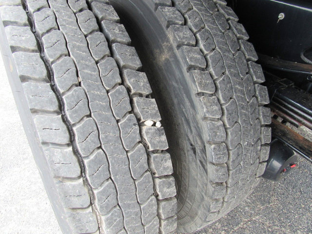 Used 2022 Ford F750 2WD Regular Cab Super Duty image 16