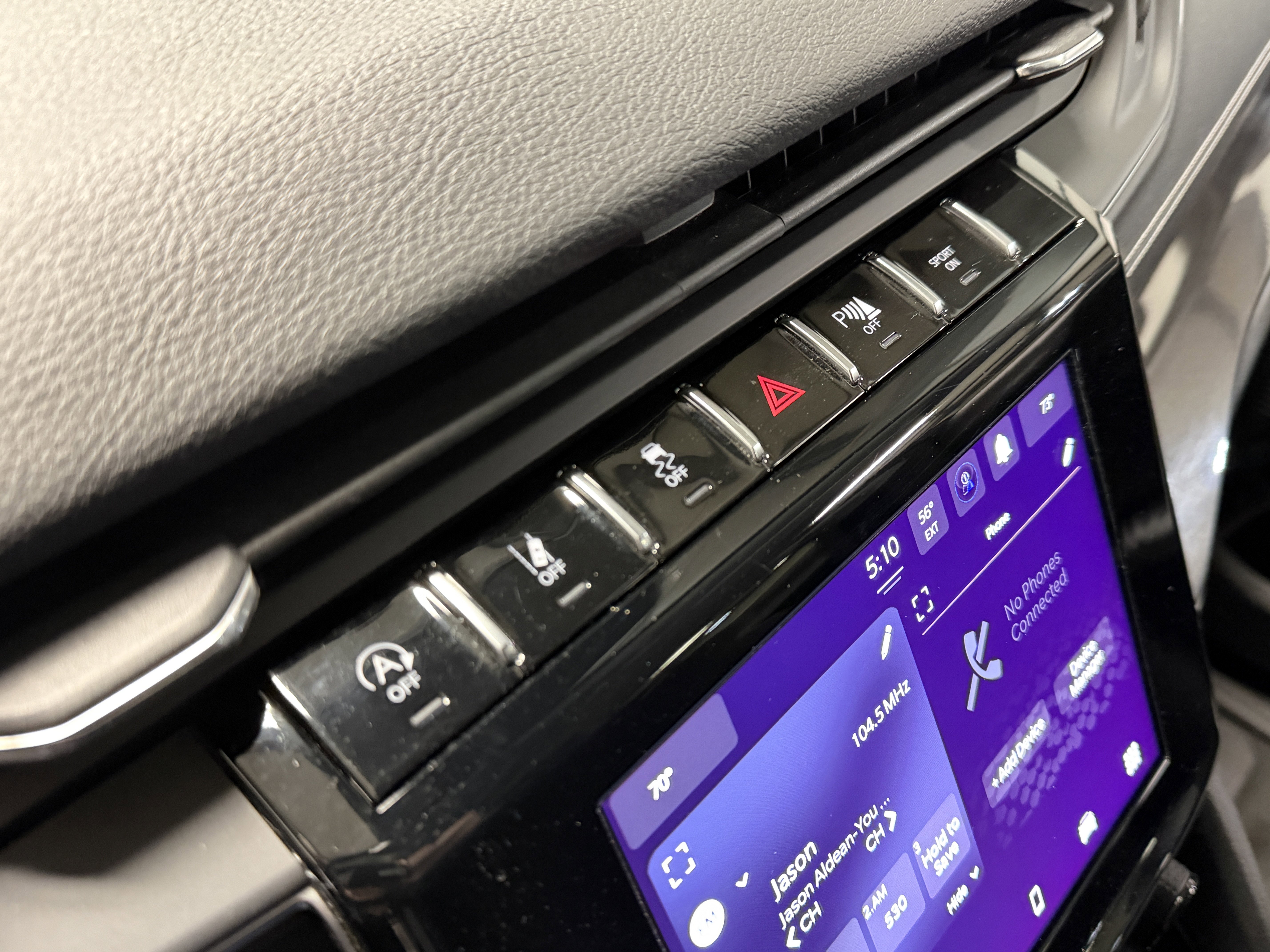 Used 2023 Jeep Grand Cherokee Laredo image 8