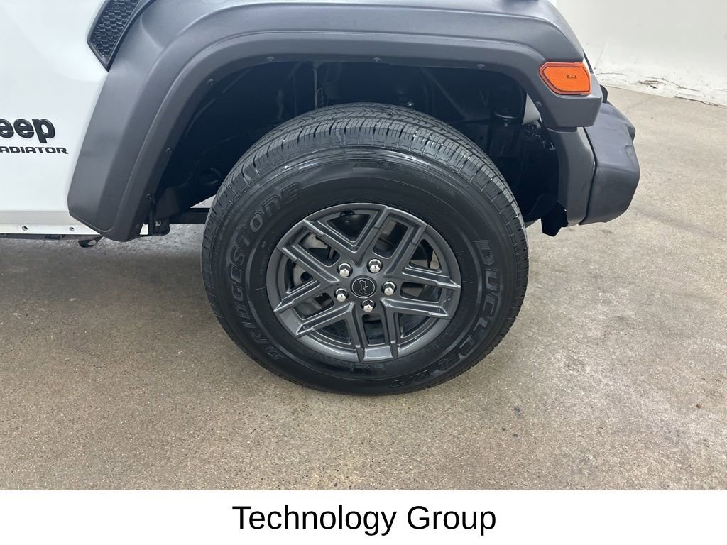 Used 2020 Jeep Gladiator Sport w/ Quick Order Package 24S AWD/4WD image 16