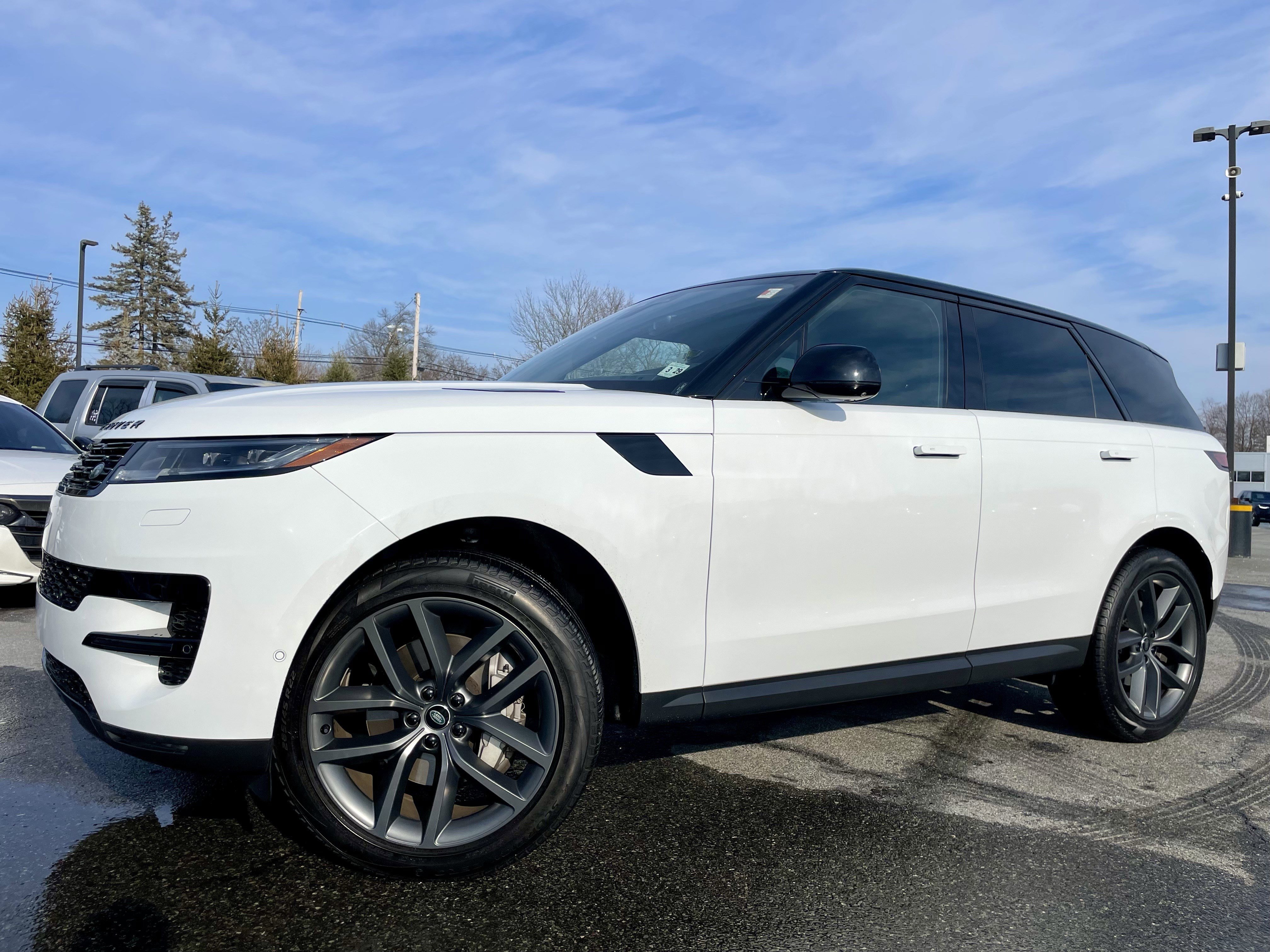 Used 2024 Land Rover Range Rover Sport SE image 35