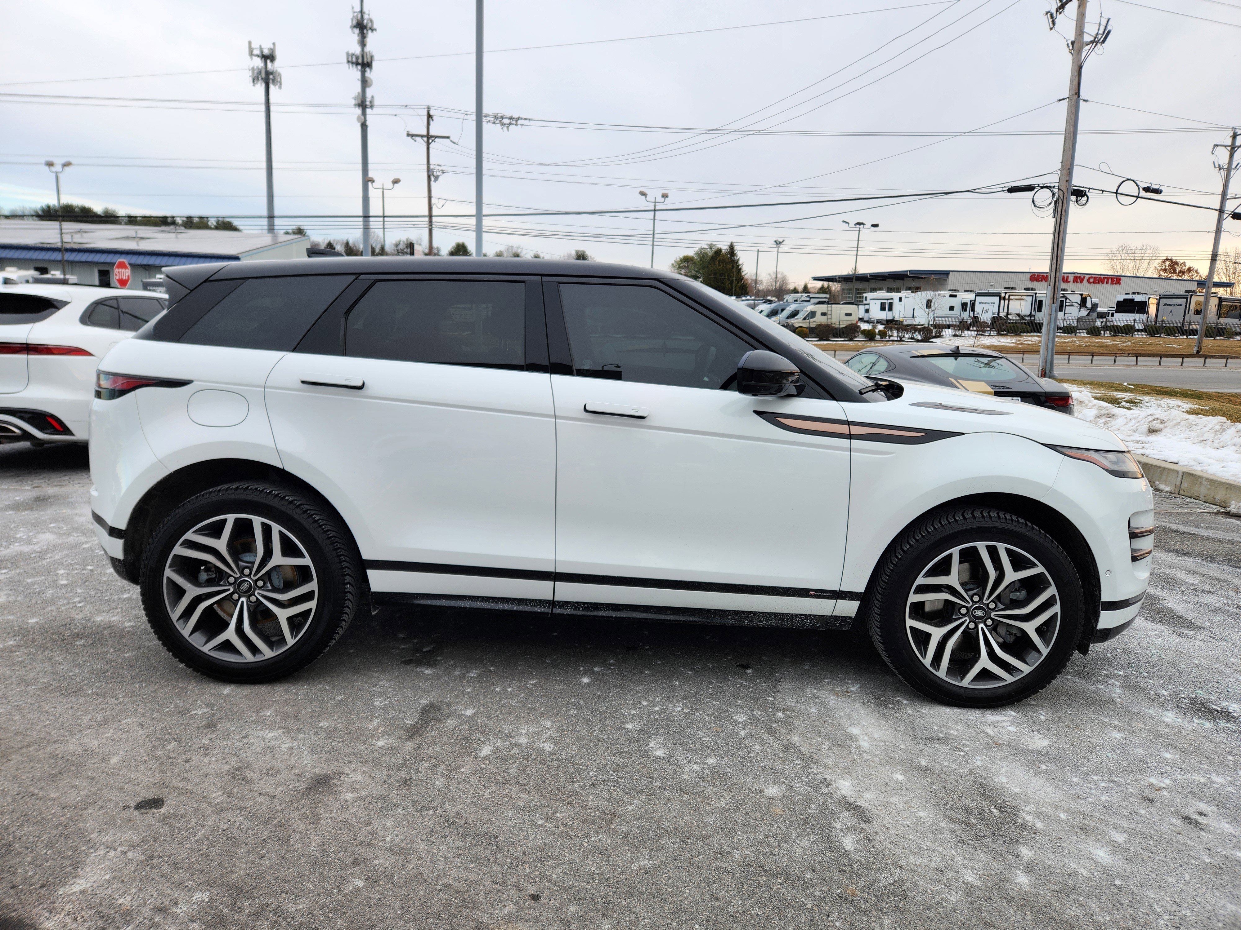Used 2020 Land Rover Range Rover Evoque R-Dynamic SE image 6