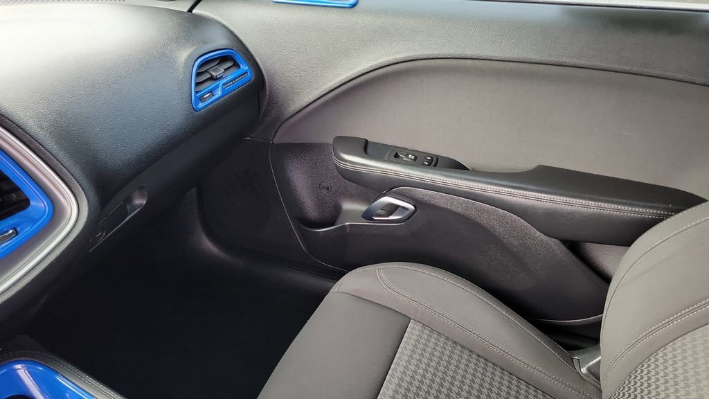 Used 2022 Dodge Charger SXT image 16