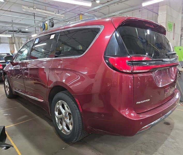 Used 2021 Chrysler Pacifica Limited w/ Premium & Safety Sphere Group AWD/4WD image 5